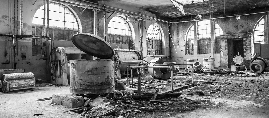 usine intérieur ruine dechets