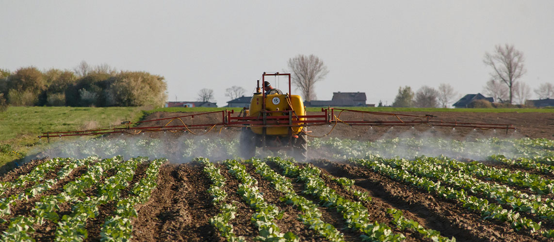 tracteur champ arrosage