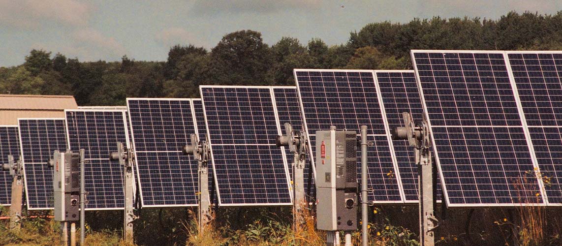 panneaux solaires au sol