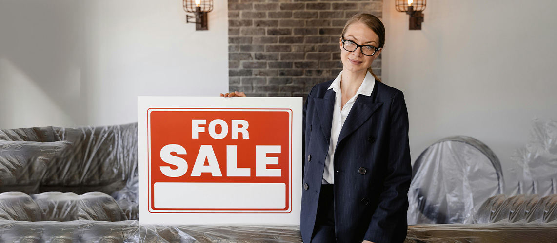 vente maison femme panneau