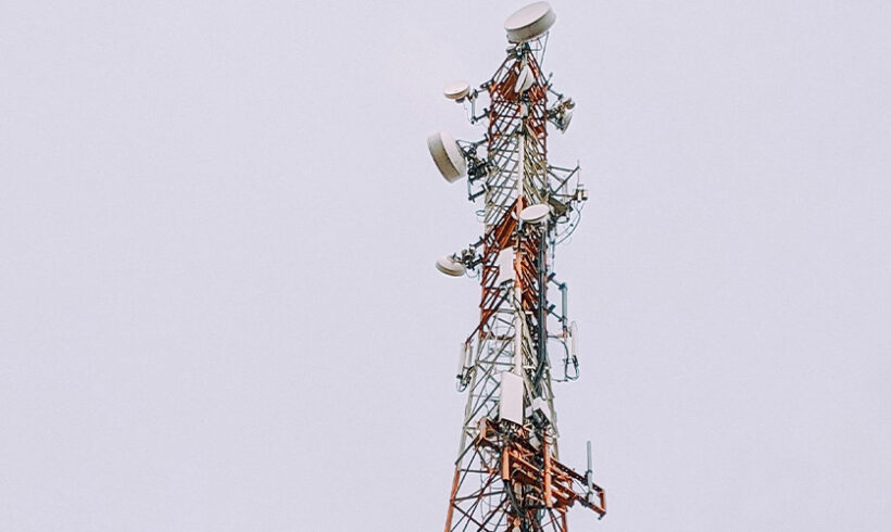 Antennes relais : le Conseil d’Etat prive même le maire de l’information de précaution !