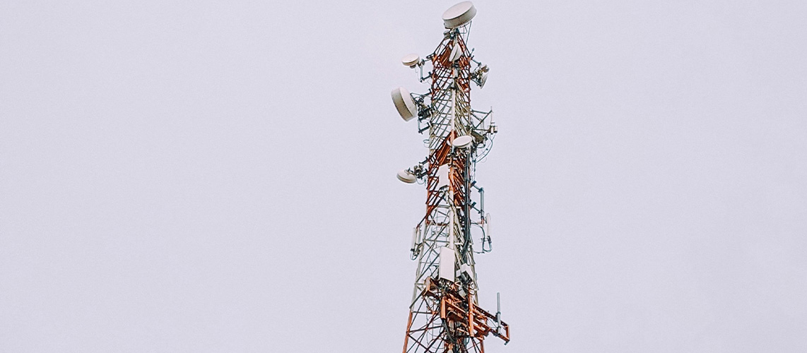 antenne relais rouge blanche