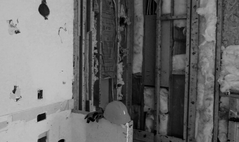 Urbanisme / construction d’une maison dont le chantier est abandonné : attention à la péremption du permis en application de l’article L480-4 du code de l’urbanisme ! Urbanisme / construction d’une maison dont le chantier est abandonné : attention à la péremption du permis en application de l’article L480-4 du code de l’urbanisme !