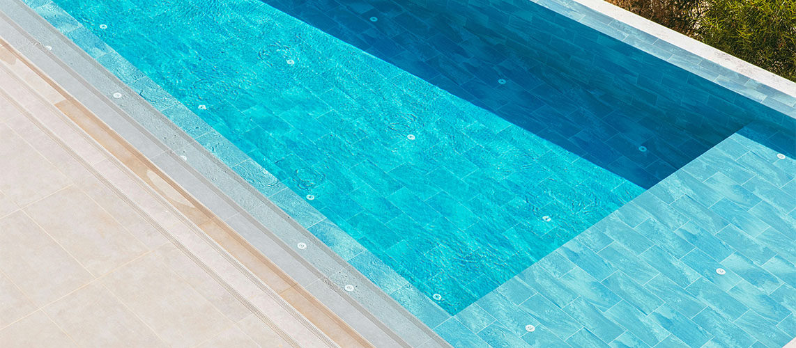 bord de piscine