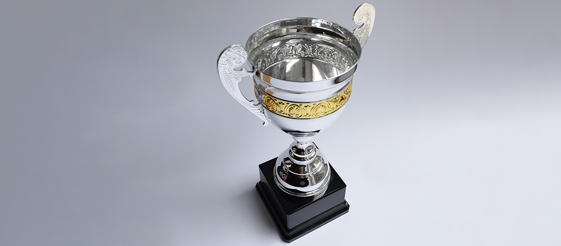trophée fond gris