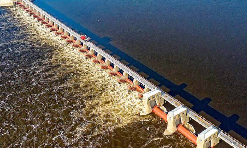 Installations hydroélectriques et droits fondés en titre : refus de transmission d’une QPC sur la conformité de l’article L. 214-6 II du code de l’environnement (CE, 8 juillet 2015)