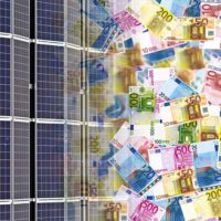 Photovoltaïque / contrat de crédit affecté : l’obligation de vigilance de la banque avant le déblocage des fonds