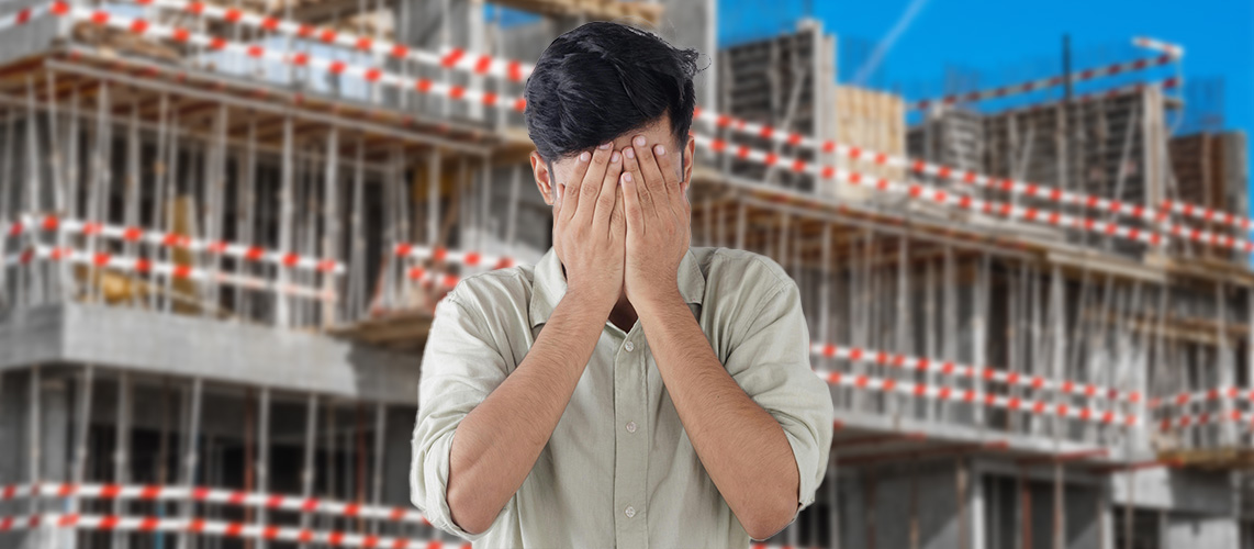 construction inquiet homme