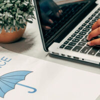 Action directe : la production de la police d’assurance incombe à l’assureur (C.Cassation 2 mars 2022)