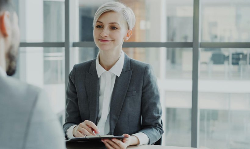 Exercer un recours contre l’employeur, un élément étranger à la valeur professionnelle