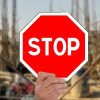 Travaux excédant le permis de construire et arrêté interruptif : le contradictoire s’impose !