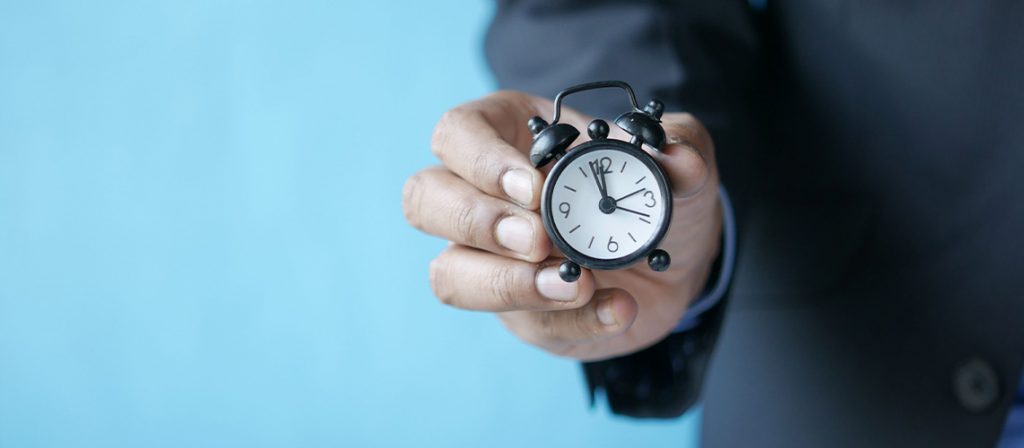 horloge fond retard